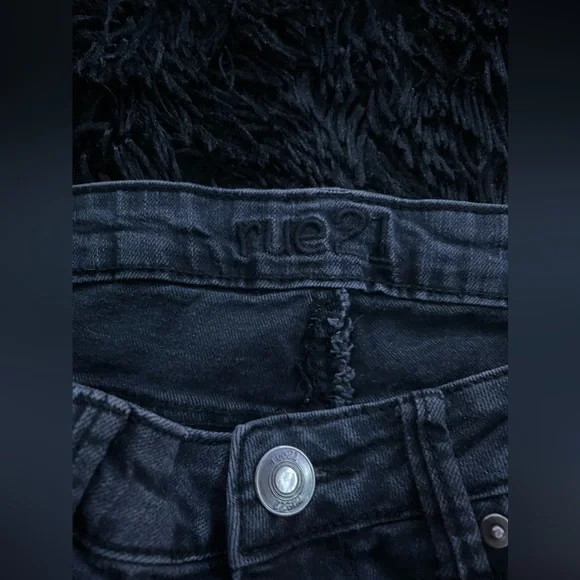 !!! SOLD !!! Rue 21 Black Ripped Mid-Rise Skinny Jeans Size 6 - Picture 6 of 8